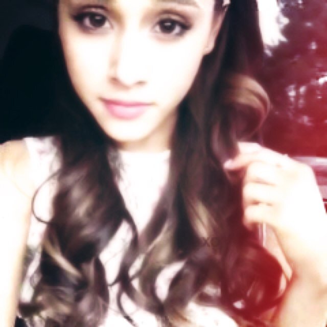 ArianaCharge Profile Picture
