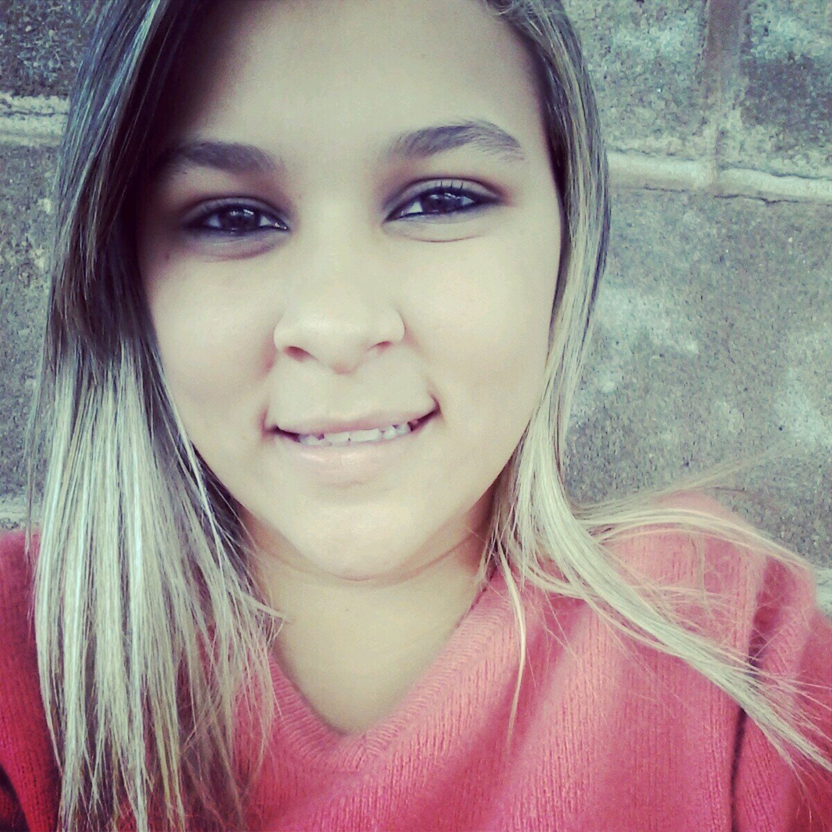 Andrya Mainarte Dallerman,  16 anos, leonina,  corinthiana,  feliz,  chata, legal,  odeio piriguete, amo chocolate,  acai,  2beijoo =D