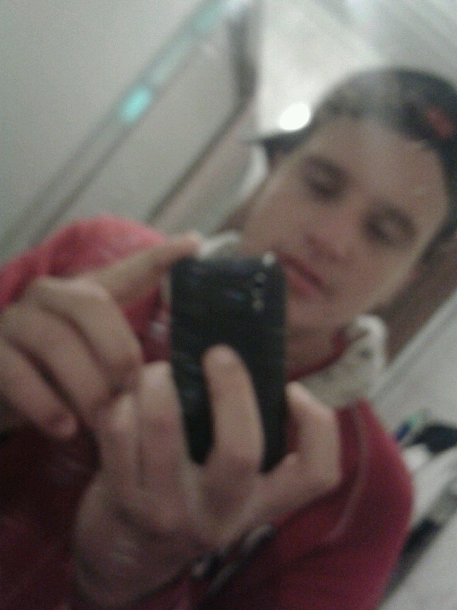 .```sou considerado um louco num pais onde pessoas normais constroem bombas```.