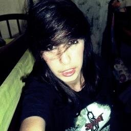 meu nome é Luana meu apelido e lully tenho 17 anos só muito  doida,chata,preguiçosa,legal,alegre,triste,carinhosa,insuportável essa sou eu