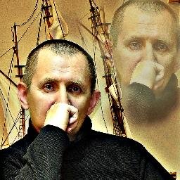 Помогать это не значит, что ты становишься успешным среди тех кому помогаешь.
Важнее то, что тем кому ты помогаешь становятся успешными от твоих знаний.