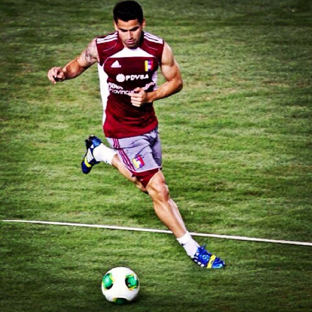 Club de fans creado en honor, orgullo y apoyo al mas grandre de los idolos @TomasRincon5