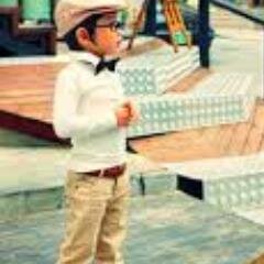 I'm Andrew ^_^!!!! I Am *tries to hold up 4 fingers* And my Dad Is @ZaydenJones!!!