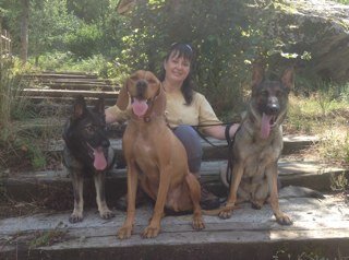 elagaresg's profile picture. 