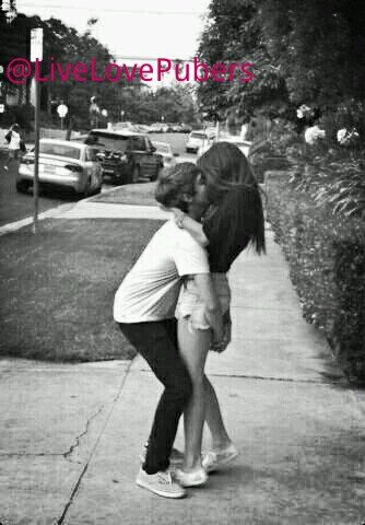 LiveLovePubers's profile picture. Volg ons voor leuke tweets!