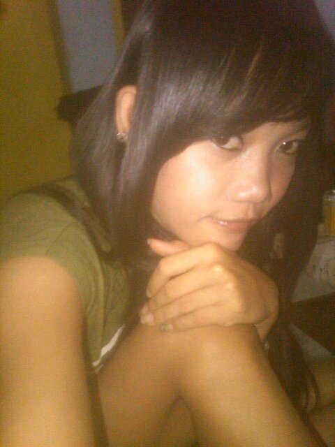 Sbnrny mnjalani suatu hbgn itu kgk rumit. Intinya=asal saling mngerti N saling paham_memahami 1 sama'Lain..! |pin BB mona absella 313EAAA1| invite yaCh