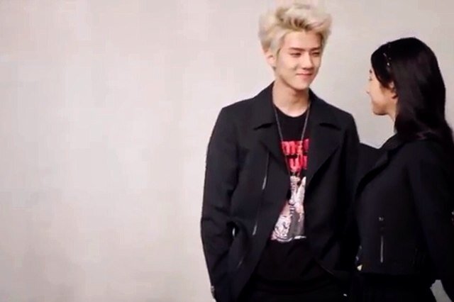 กูติ่งเอ็กโซหนักศรีษะใคร5555555555
