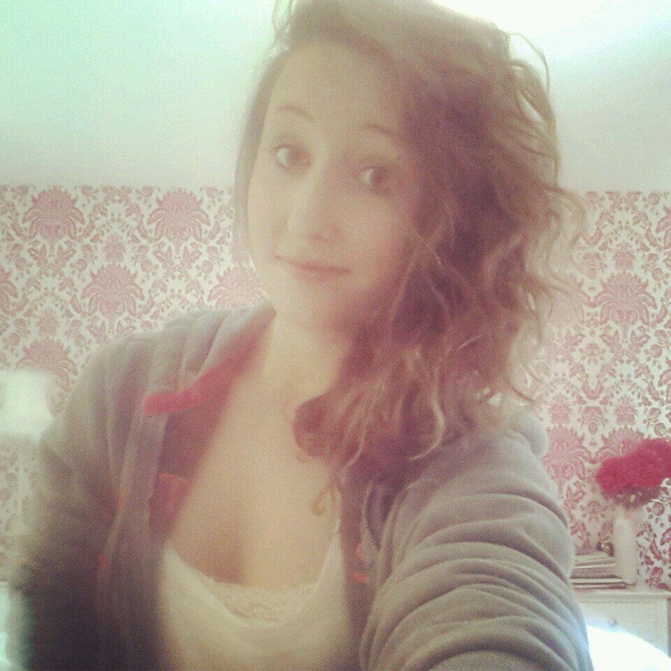 i follow back ;')