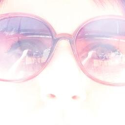 Jewelry maker 
Macro photographer http://t.co/Vu6NfScd2r
UX geek.
