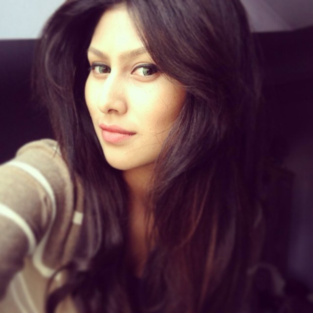 Instagram: sareenakazi_