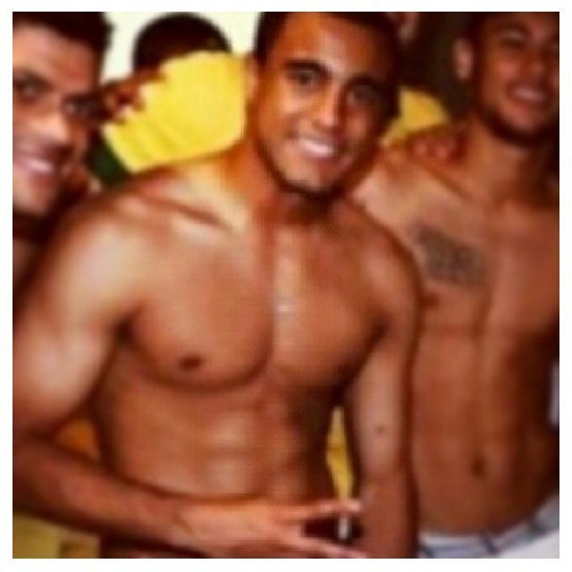 Te amarei de janeiro a janeiro até o mundo acabar ♪ @Lucasnarede_ Dono do sorriso mais perfeito . Te amo Lucas ‹з