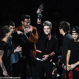loving @onedirection till the end of the world. posting almost every little things the boys' doin!x #1DThisIsUs and also follow us on Instagram : 1Dcastle x