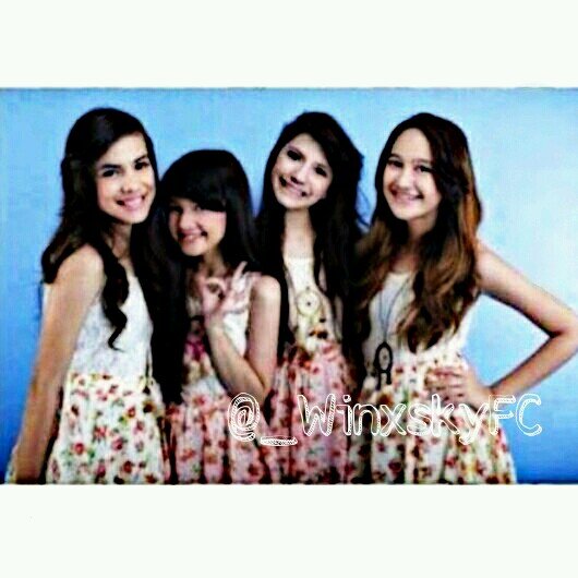 RESMI→CekFav | ♥ @bellagraceva_ap @cassandrasleee @salshaabilaa @steffizmr15 | Followed by: @cassandrasleee @stef_AddictOFC | IG: aldisalsha ~