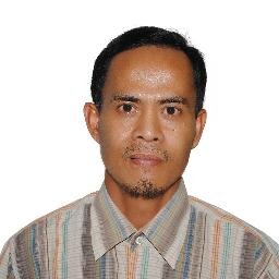 lahir dijambi dengan nama lengkap RADEN AGUSTIAR wiraswasta