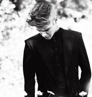 Justin Drew Bieber! A boy with millions fans! A boy with lots of songs! A boy of my heart! I love you my idol!