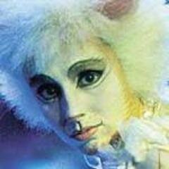 I'm Victoria, the pure white queen of the Jellicles.