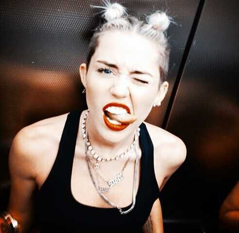 Brat/Smiler Follow me! CHER&Savan FOLLOW'S!!!!!