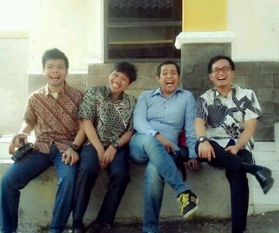 tertawalah sebelum ditertawakan..hahahaha :)))