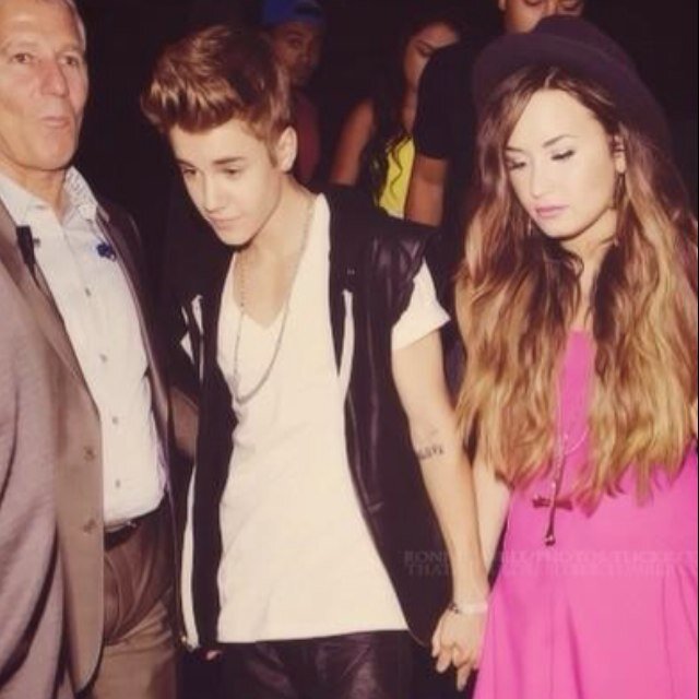 Full time Belieber and Lovatic . GO FOLLOW MY KING AND QUEEN @justinbieber @ddlovato
