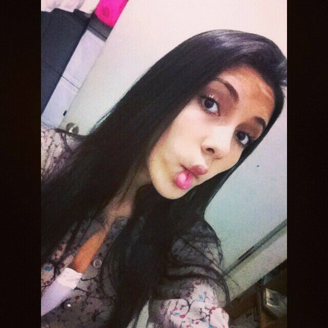 '' Sabe chegar, sabe sair, sabe ser notada e cogitada aonde ir . ''