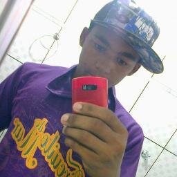 @neca_24 
http://t.co/w1kEPKiAZN …
 ai galera me adiciona no facebook;bem eu sou timido e trbalho em uma 
 empresa em Porto ve