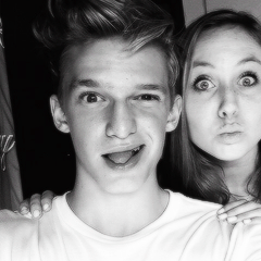 Cody Simpson and Alli Simspon followed me 11 April 2012 ♥ 
#ANGEL(Simpsonizer) #ŁUKASZIONERS