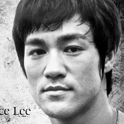Filósofo. Instrutor de artes marciais, Ator. Roteirista. Diretor e Produtor Cinematográfico. Fundador do movimento de artes marciais Jeet kune do.