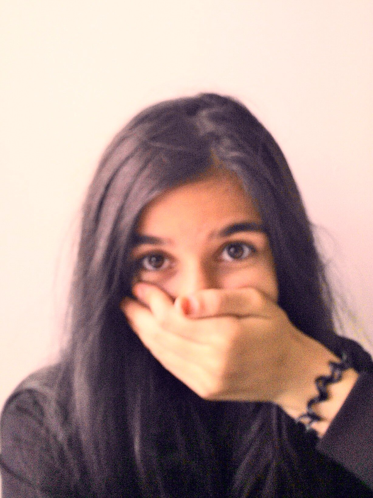 Souris, parce que tes larmes ne doivent pas gâcher ton si jolie visage. #Chieuse #Débile            OneD, Demi, Selena, Miley, Justin, Austin, Cody, Ally, Tich.