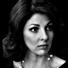 Grifter and Actress
I have a predilection for art objects and shoes                                                                   (RP I'm not Gina Bellman)