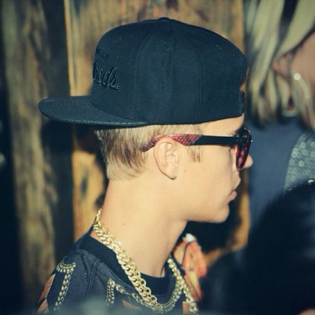 FREE FOLLOW! D O N T follow me back. just follow - @SaraButlerBiebs i follow back xx