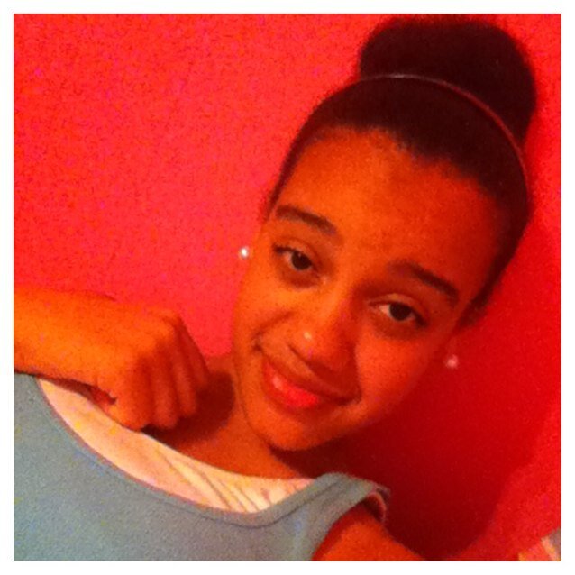 Im fun to talk and fun to hang with and sweet and i love to text and i love taking picture!!