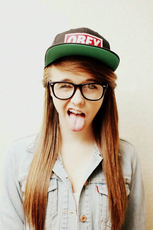 acacia brinley clark || 17 || single.