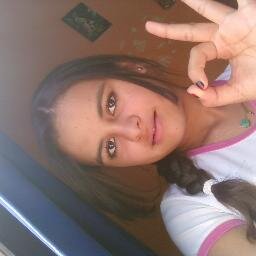 *-*  Amo festas,pizza e adoro sair com amigos... *-*