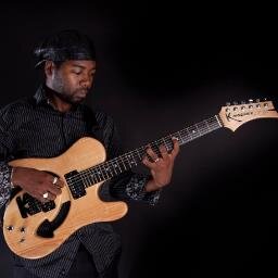 Guitariste et Bassiste de la Réunion à Tours / French Guitar & Bass Player #jazzrock #jazzfusion http://t.co/F0sH3veBp9