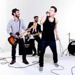 Brazilian Singer - Não fazemos música para críticos. Fazemos música para nossos fãs.  NXZERO ⇛ ᵀᴴᴱ ᴼᴿᴵᴳᴵᴻᴬᴸ ⇚ ‏ http://t.co/B1n3i7RN || http://t.co/ml6vEFhB