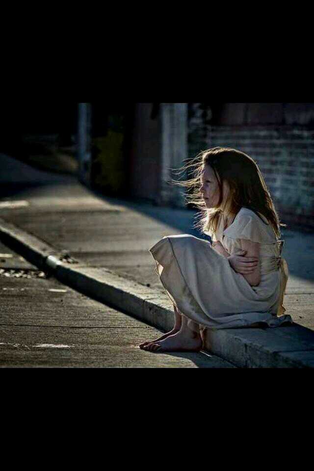 لاشيء في الأفق غير أني أرتقب ..
