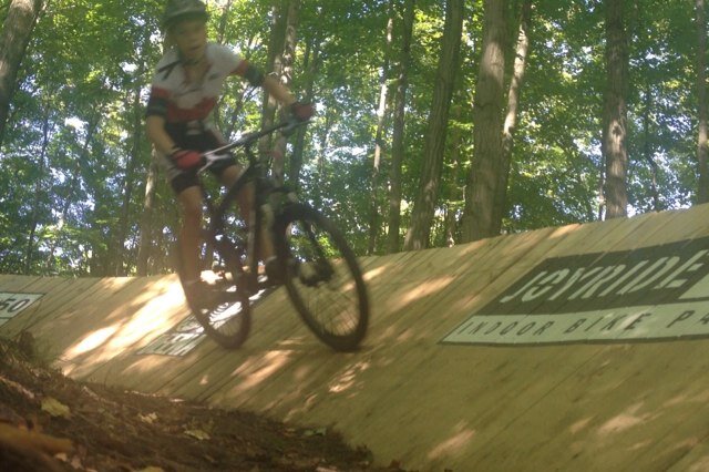Like to mountian bike and play hockey