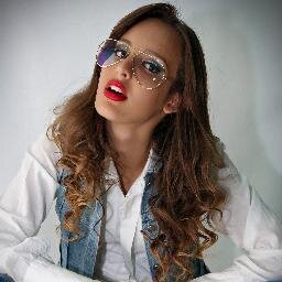 Todo mundo sabe, isso já é fato, ninguém odeia o feio, nem inveja o fraco ! ♪