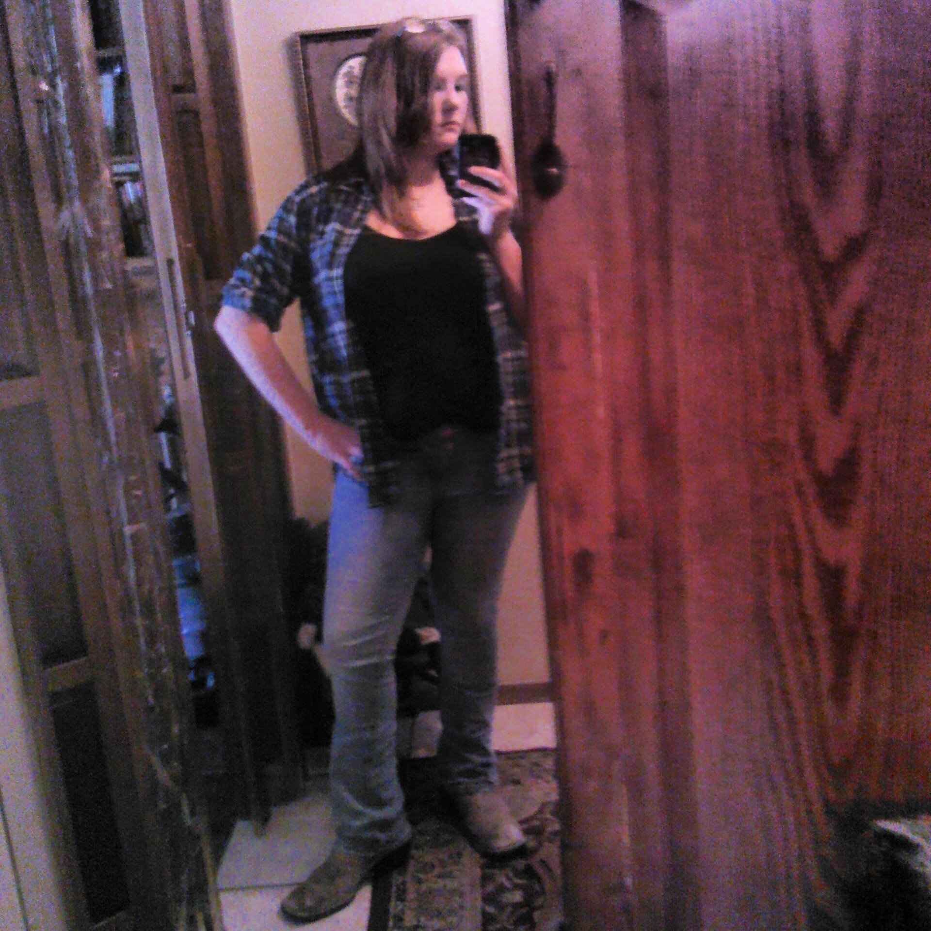 I'm a tomboy an live out in the country.. wanna know more jus ask