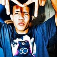 ``quando eu nasci, eu mamei nos peitos de varias enfermeiras´´
