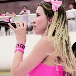 FANS CLUB OFICIAL DE PAULINA GOTO. EL #ROSA NO ES SOLO UN COLOR SI NO UNA #ACTITUD.PAU NOS SIGUIO EL 11/11/12.RESPALDADAS POR #PinkTeam. Instagram: @paugotoarg