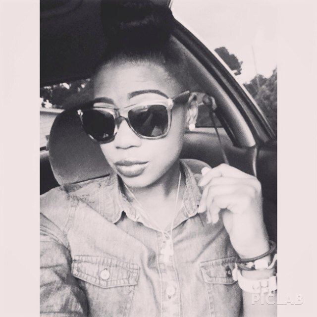 17. |SEN14R| in high school. Honor student. Cheerleader. Christain. Arkansas ✈ Virgina.