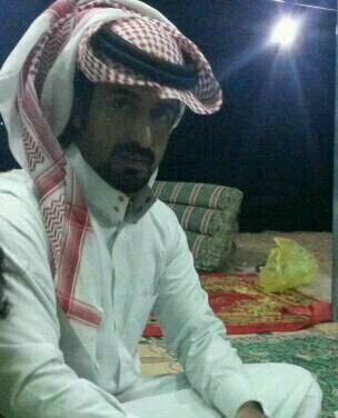 منشغل عن مجمل النآس #بظروف الحياه وادري ان قطع الموآصل مع اصحابي #خطاآلوكاد. ان الصداقـه لهــا وجهٍ#وجااه والمـحبـه ثابـته .. مايغيرها #بطـا
