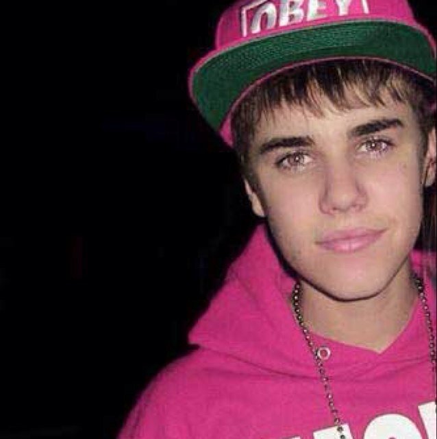 Bieber221994's profile picture. I gave you a free follow so please follow @1994__Belieberr She follows back INSTANTLY♡