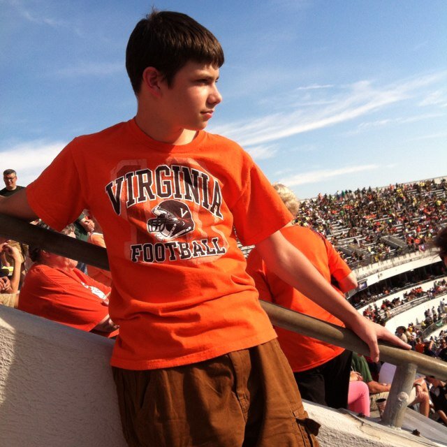 HuntMan6's profile picture. Just an average guy that loves to just be myself and hang out with friends and loves to be funny,charming, and loves sports and definantly celebrities & others.