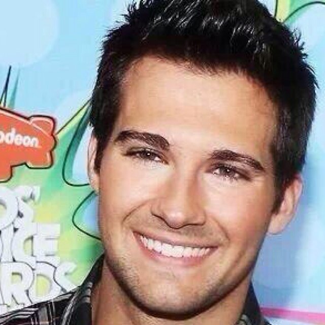 That beautiful brown locks in @jamesmaslow head.