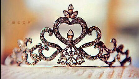 Na3o0o0omy's profile picture. ما حلمــنا .. غيـر بعذوق النخيل ولا لقينـــا .. وسط بستانہ تمر ! لا تھـز الجــذع صاحبنـا .. بخيــل لو تھزه طاح في حضنك .. جمــر !