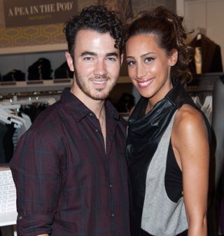 Heyyy This is a support twitter for Kevin and Danielle Jonas :) My Name is Jess:)