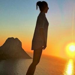 Follow me Fanbase Lunasee Malaysia and my sist @Lunamaya26 and @OfficialLunasee .. *i'm SINGLE . Queen of the Moon | [RESMI] dari Luna Maya