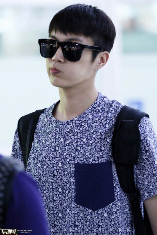 ถ้ามีน้ำใจก็ฟอลกลับแอคหลักหน่อยนะ -- @l32uty_i3k